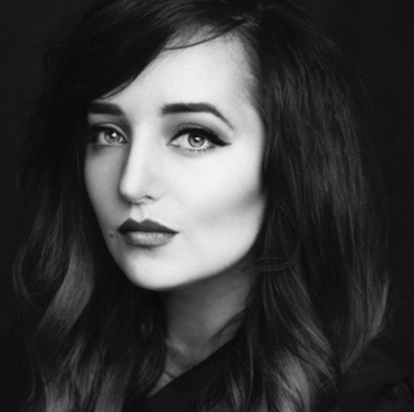 三个一无所有的女人，用以物换物和手工制作的方式再造绝代艳后！