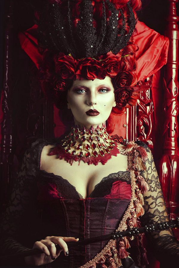 三个一无所有的女人，用以物换物和手工制作的方式再造绝代艳后！