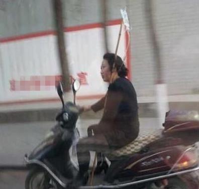 皮皮虾的新技能，随随便便做500个仰卧起坐