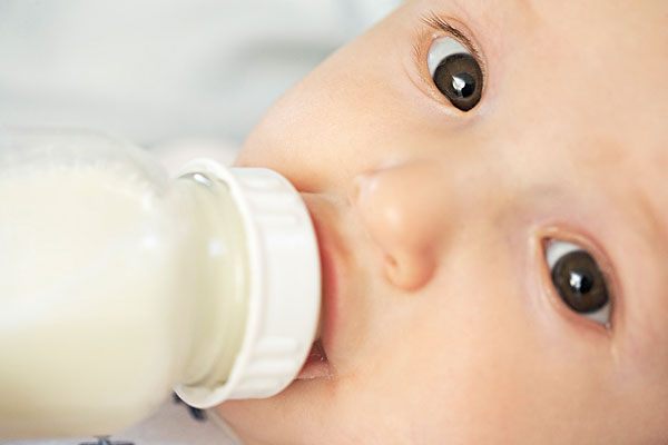 多余的奶该怎么处理,那些过期的奶怎么处理了