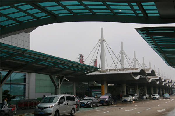 机场省钱小攻略,去机场行李多找什么交通工具