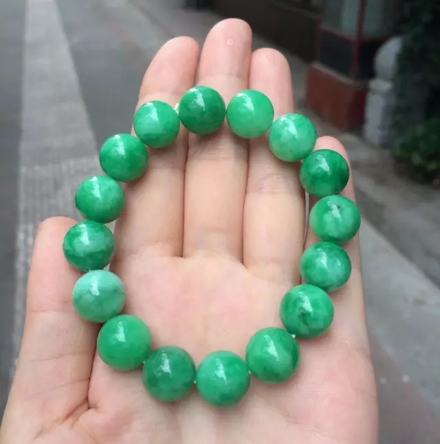 翡翠的abcd货的基本鉴定特征,如何鉴别b货翡翠和天然翡翠