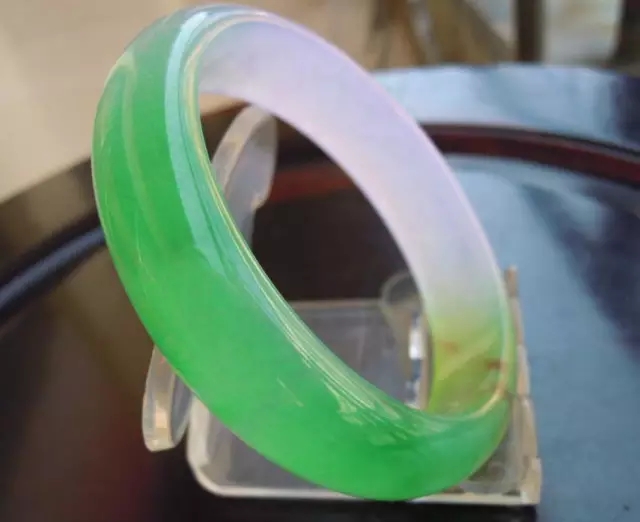 翡翠的abcd货的基本鉴定特征,如何鉴别b货翡翠和天然翡翠