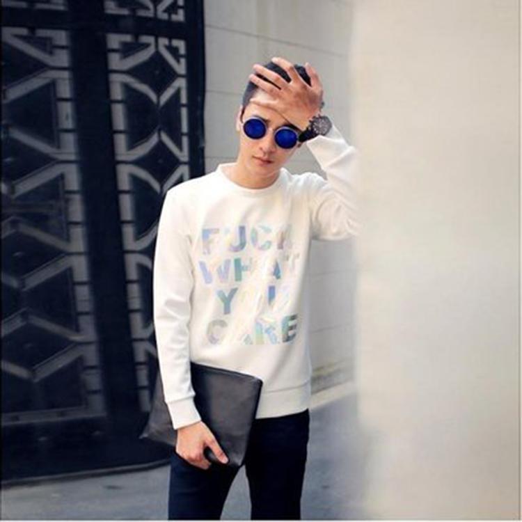 卫衣这个运动感的单品,运动卫衣怎么穿出时髦感