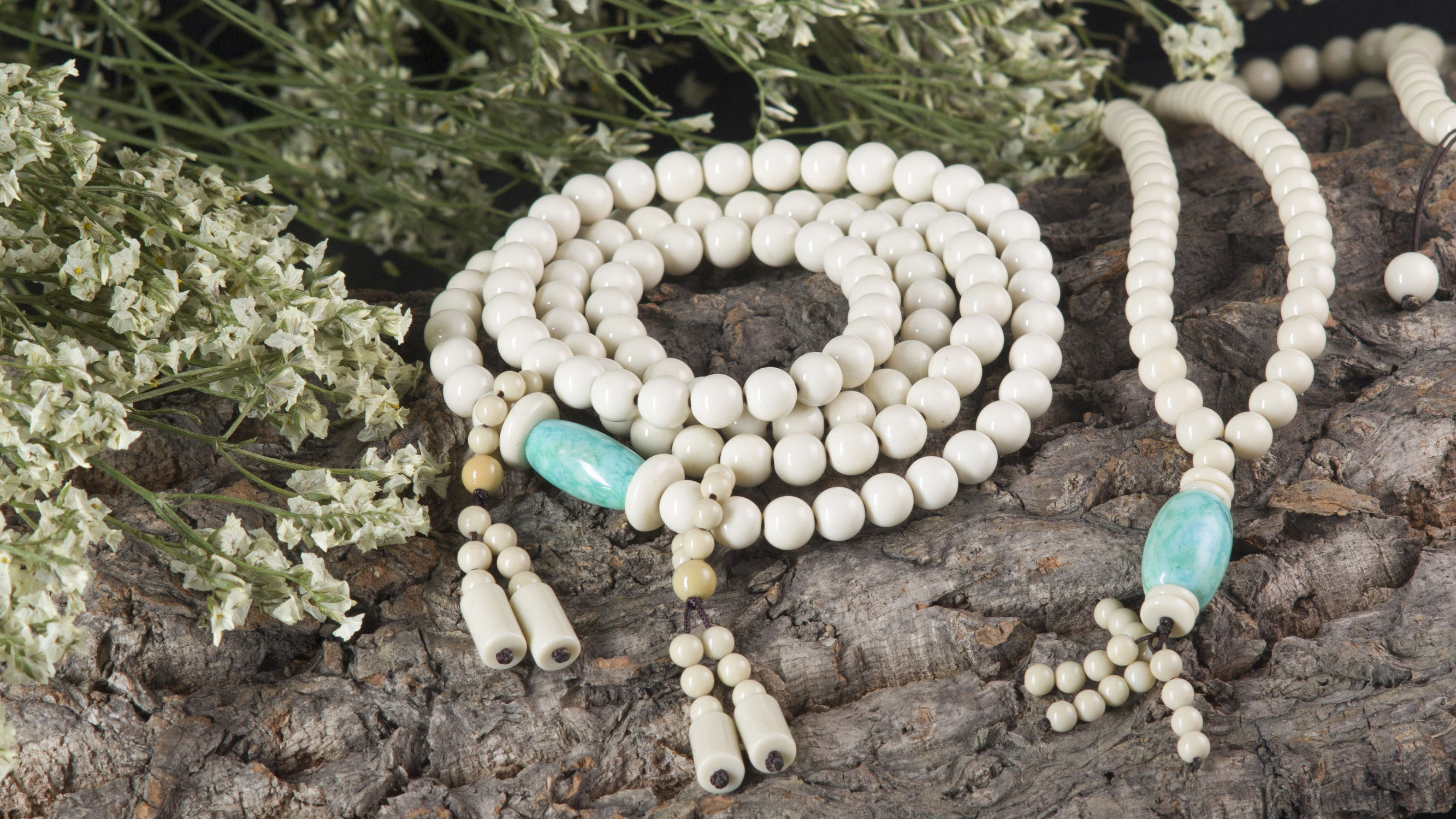 鍦颁腑娴锋境瀹濊泲鐧界煶鏄櫧鑹插悧,鍦颁腑娴锋境瀹濊泲鐧界煶钃濊壊