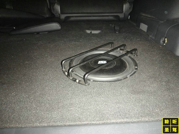 帕杰罗改音响和隔音,三菱帕杰罗汽车音响升级案例