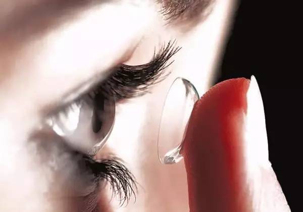 隐形眼镜刚买回来需要注意什么,第一次配眼镜需要注意什么事项