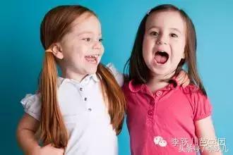 孩子“爱粘人”“不上幼儿园”的6大情绪问题解决对策