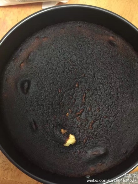 男子买错机票班次改签,男子误抢特价机票后退票