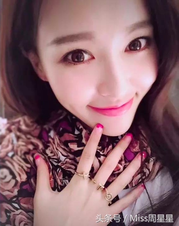 唐嫣宋佳穿衣搭配图片,白色月光宋佳美甲图