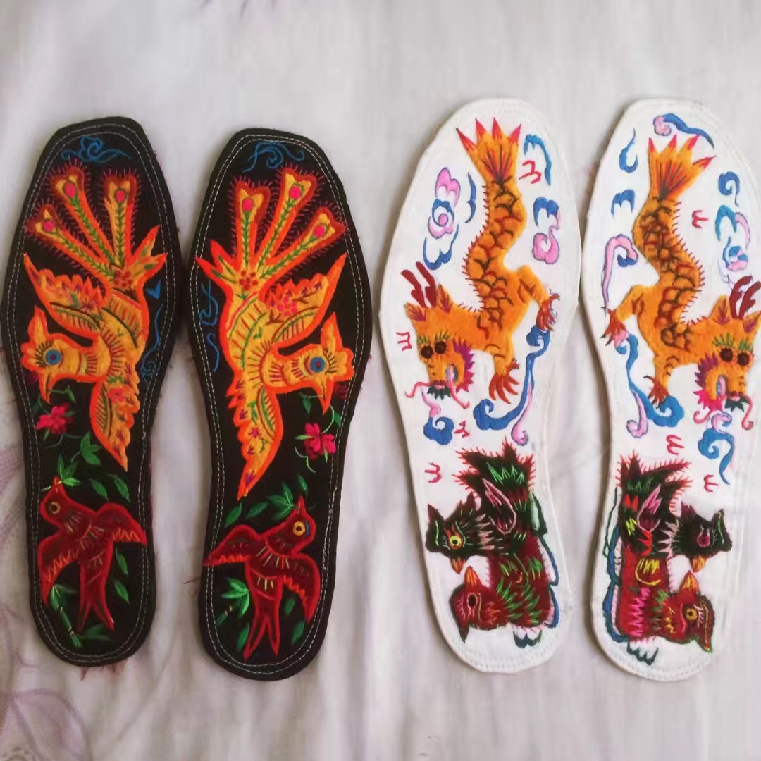 自己亲手做的绣花鞋垫真实图片,纯手工绣花鞋垫图片