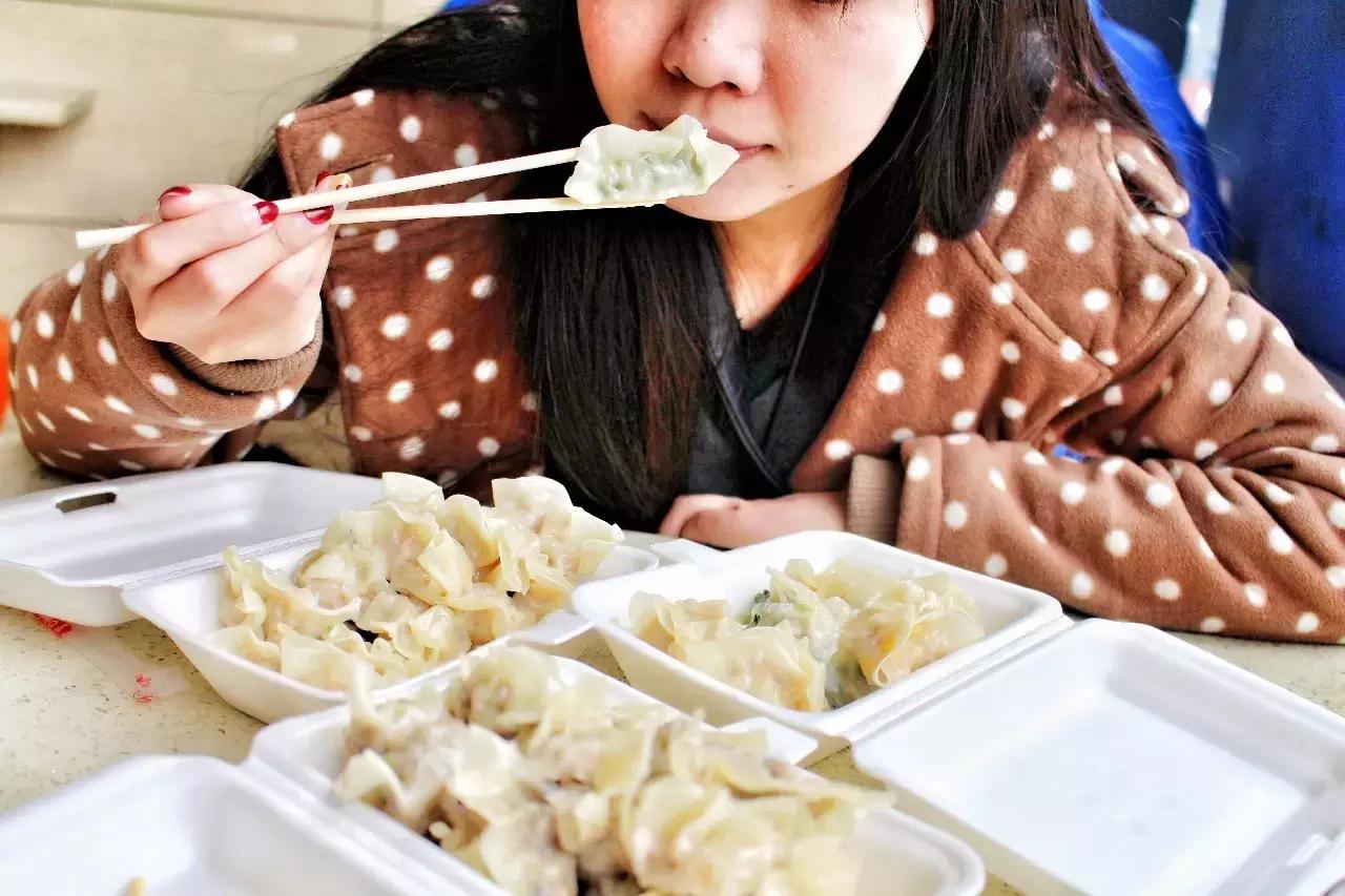 就凭这个“光头佬”，竟能将南铁的早餐全数包揽