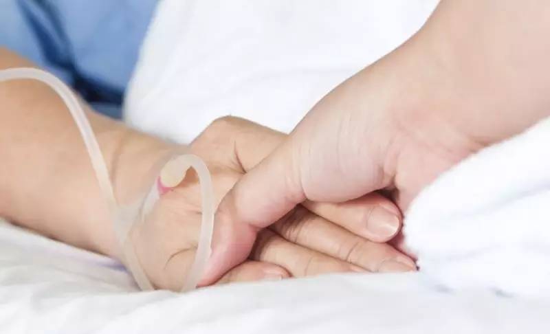 宝宝输液用留置针好还是钢针好,输液扎针时用软针管好吗