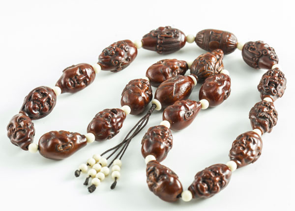 中国核雕最值得收藏的是什么,核雕的技艺与欣赏