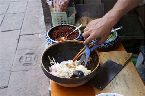 长沙的小吃和凤凰古城一样不,湖南凤凰古城特产小吃