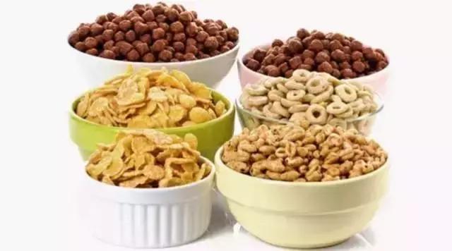 燕麦片怎么吃才减肥最有效,什么时间段吃燕麦片更有助于减肥