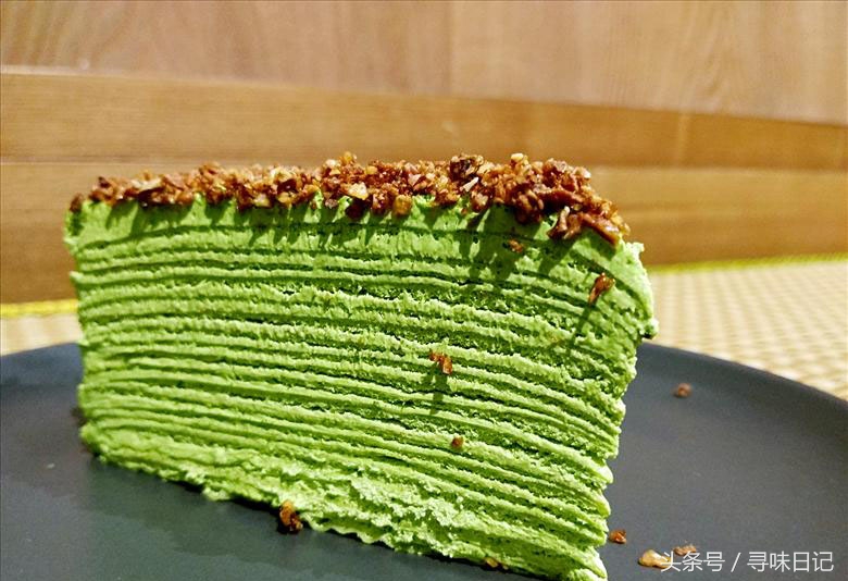 日本的金箔冰淇淋,吃货们吃能拉丝的冰淇淋