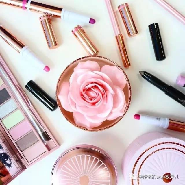 兰蔻玫瑰高光抢不到，我自己做了个花瓣腮红过过瘾