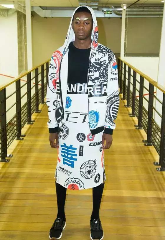 外国人把“酱油”穿在身桑，时尚界都流行用中文装逼啦！