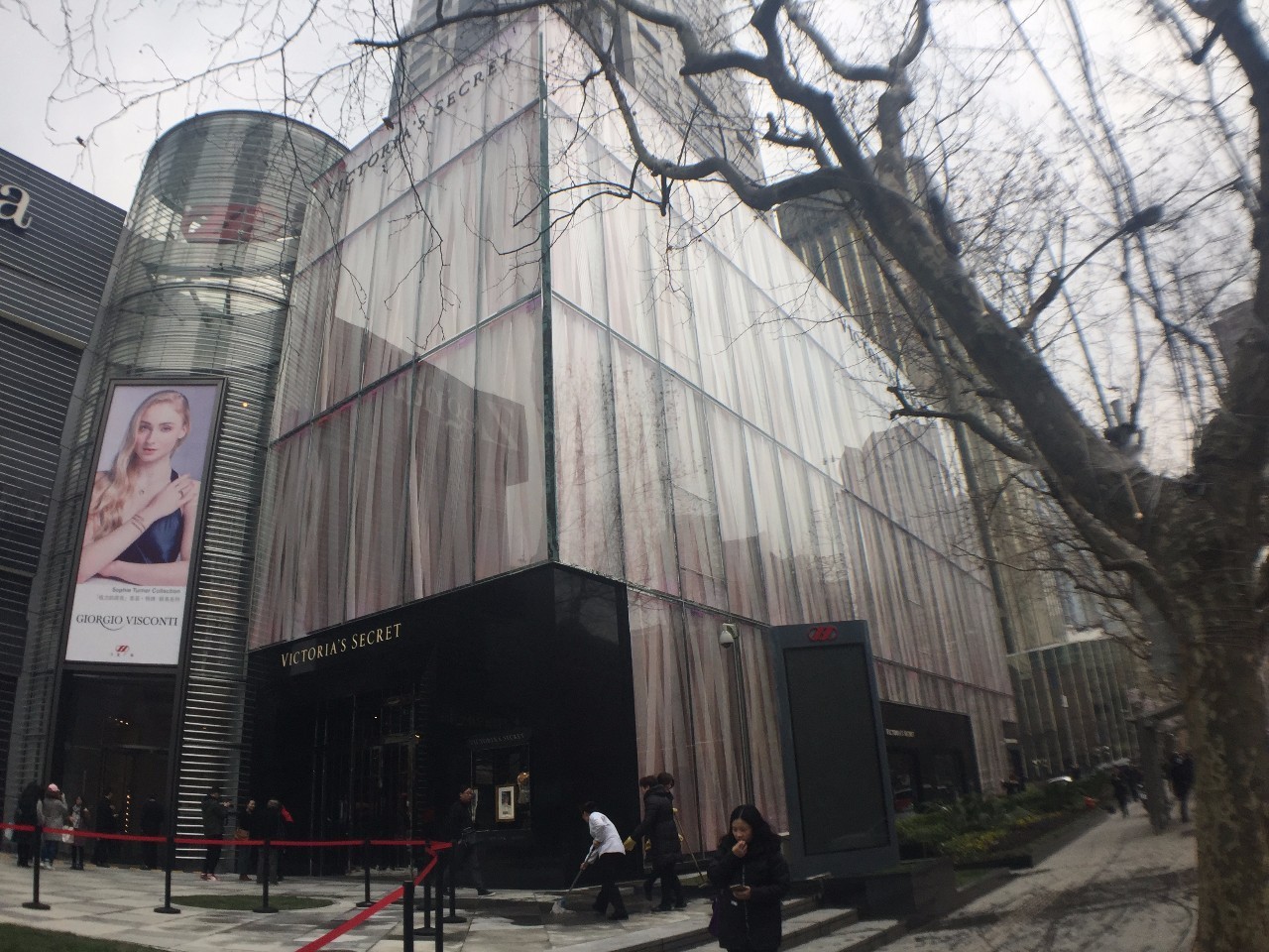 维多利亚的秘密上海有几家店,维多利亚的秘密旗舰店是正品吗