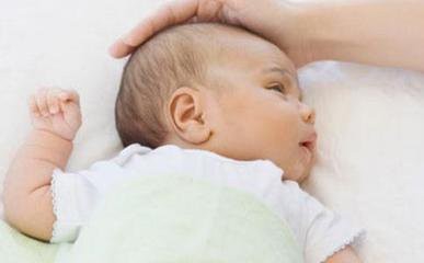 婴儿有湿疹是妈妈怀胎造成的吗,婴儿湿疹妈妈可以喝金银花水吗