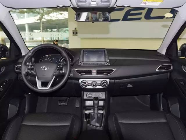 全新23款全新悦动顶配,2018款悦动车值多少钱