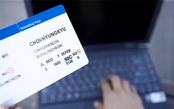 购买机票时名字错了怎么办,机票名字写错了能登机吗