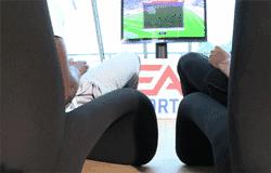 每个人都有实况梦，让你打中锋，你对这10个现役队友还满意吗？