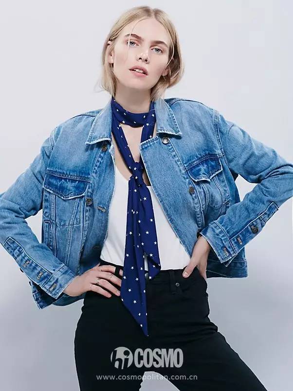 灰色衬衫连衣裙领带搭配,金小妹白衬衣搭配图片