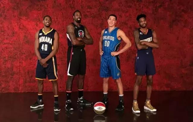 今年扣篮大赛上脚球鞋,乔丹扣篮大赛穿的球鞋