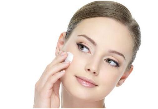 皮肤粗糙要用什么面霜,皮肤粗糙去角质可以改善吗