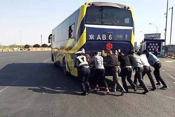 手动挡电瓶没电可以推车启动吗,电瓶没电手动挡推车步骤