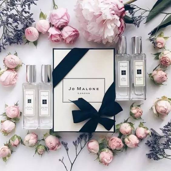 如何闻香识美人?一篇香水小白的实用指南