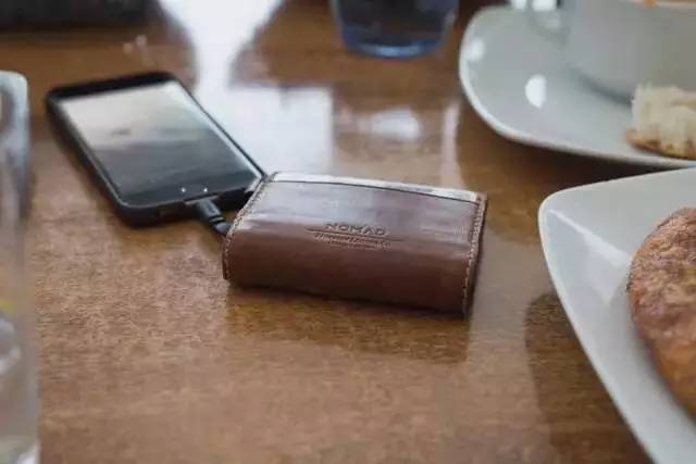 即是钱包又是充电宝?男同胞也信奉包治百病!