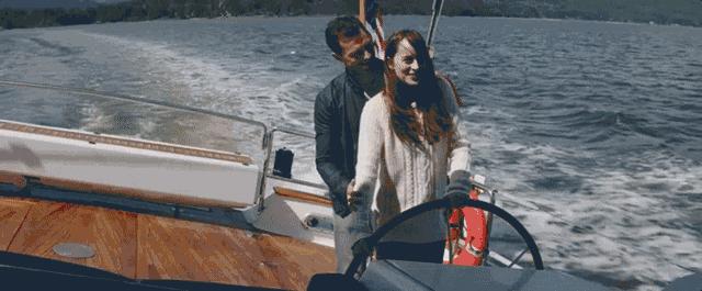 这部*恋虐**的SM大片，给我们展示了一个浪漫唯美的世界