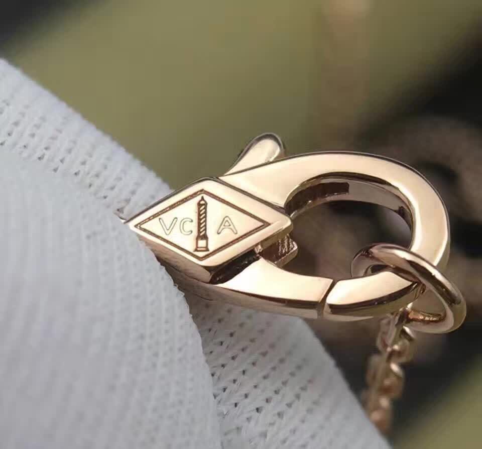 送给自己心仪的女生有哪些饰品推荐呢？