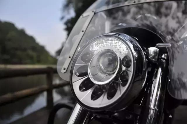 国产巡航摩托车600cc,国产美式v缸太子力帆v16