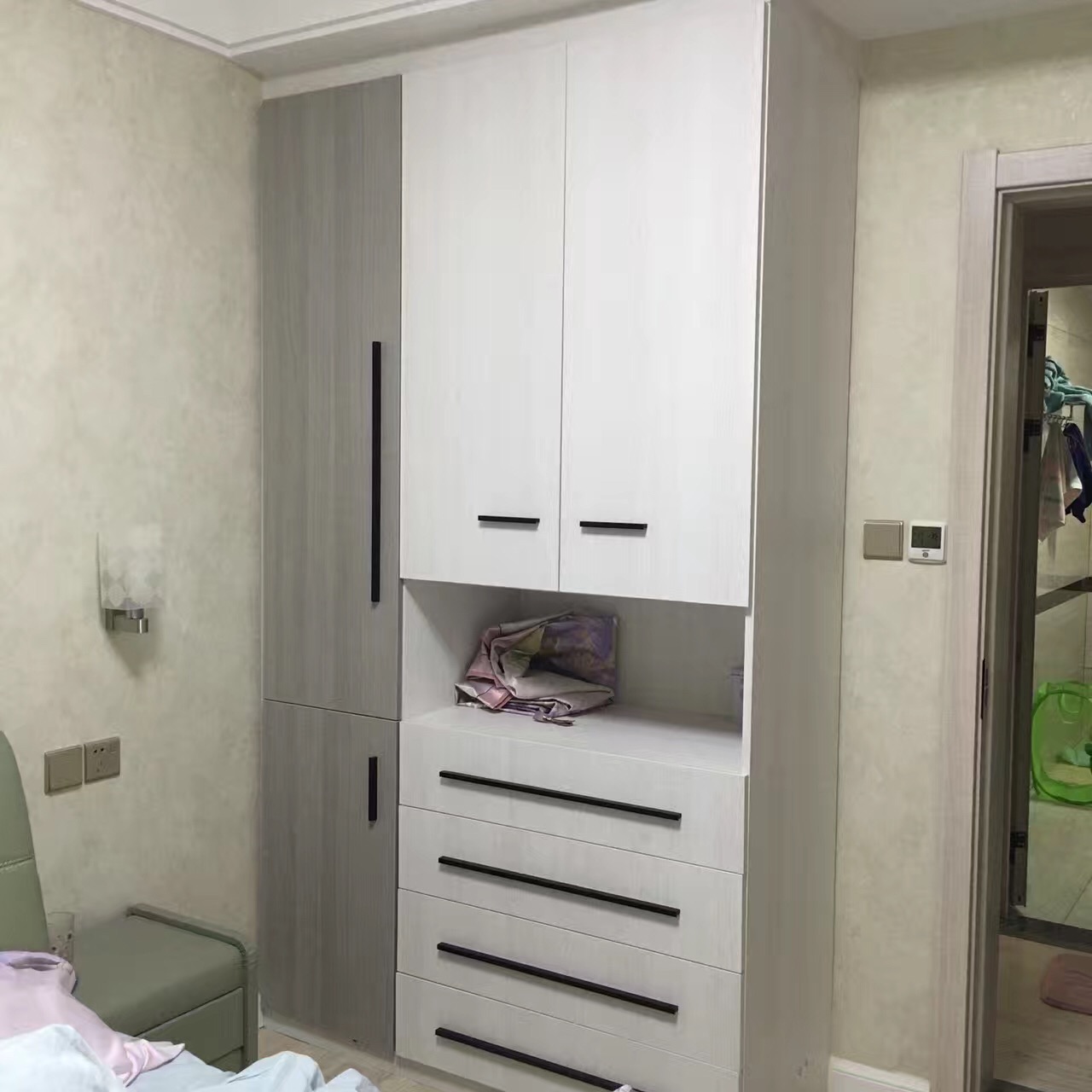 衣柜实图施工,衣柜工人安装视频