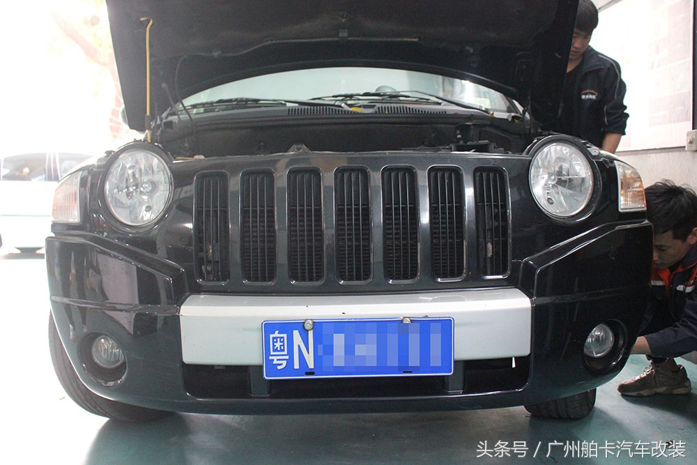 2017款jeep指南者大灯总成,jeep指南者改中网