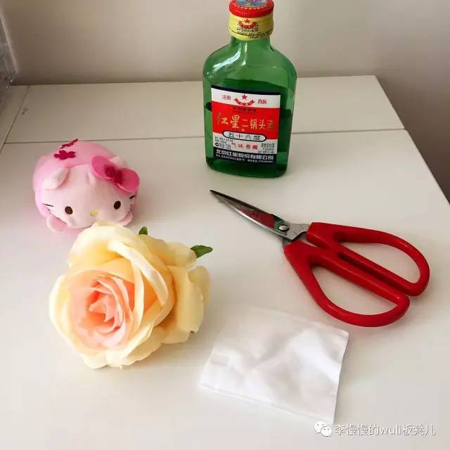 兰蔻玫瑰高光抢不到，我自己做了个花瓣腮红过过瘾