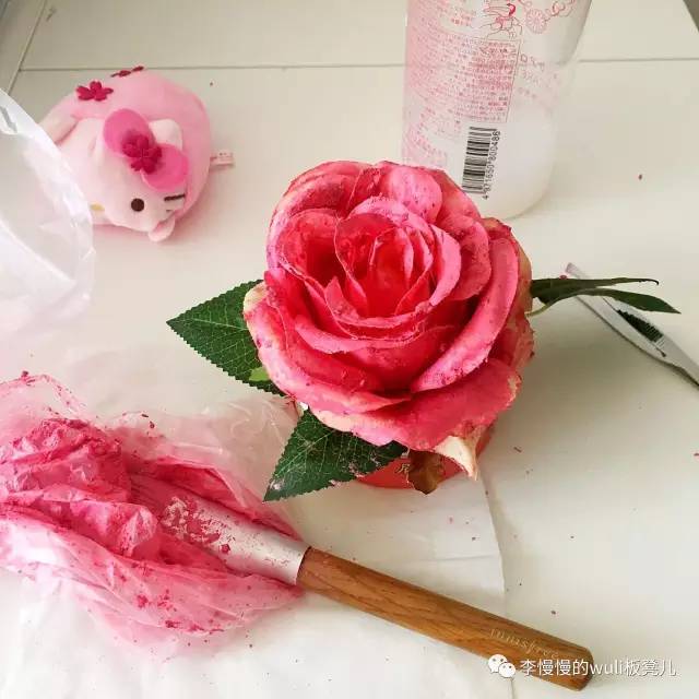 兰蔻玫瑰高光抢不到，我自己做了个花瓣腮红过过瘾