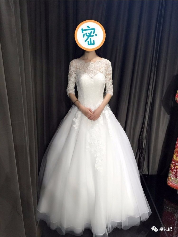 太瘦婚纱撑不起来？她们试完10家店，发现这3个款式最遮骨头