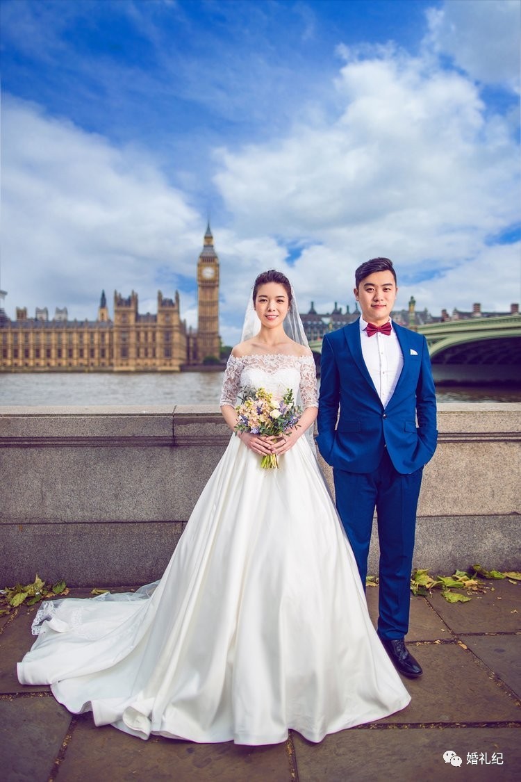 太瘦婚纱撑不起来？她们试完10家店，发现这3个款式最遮骨头