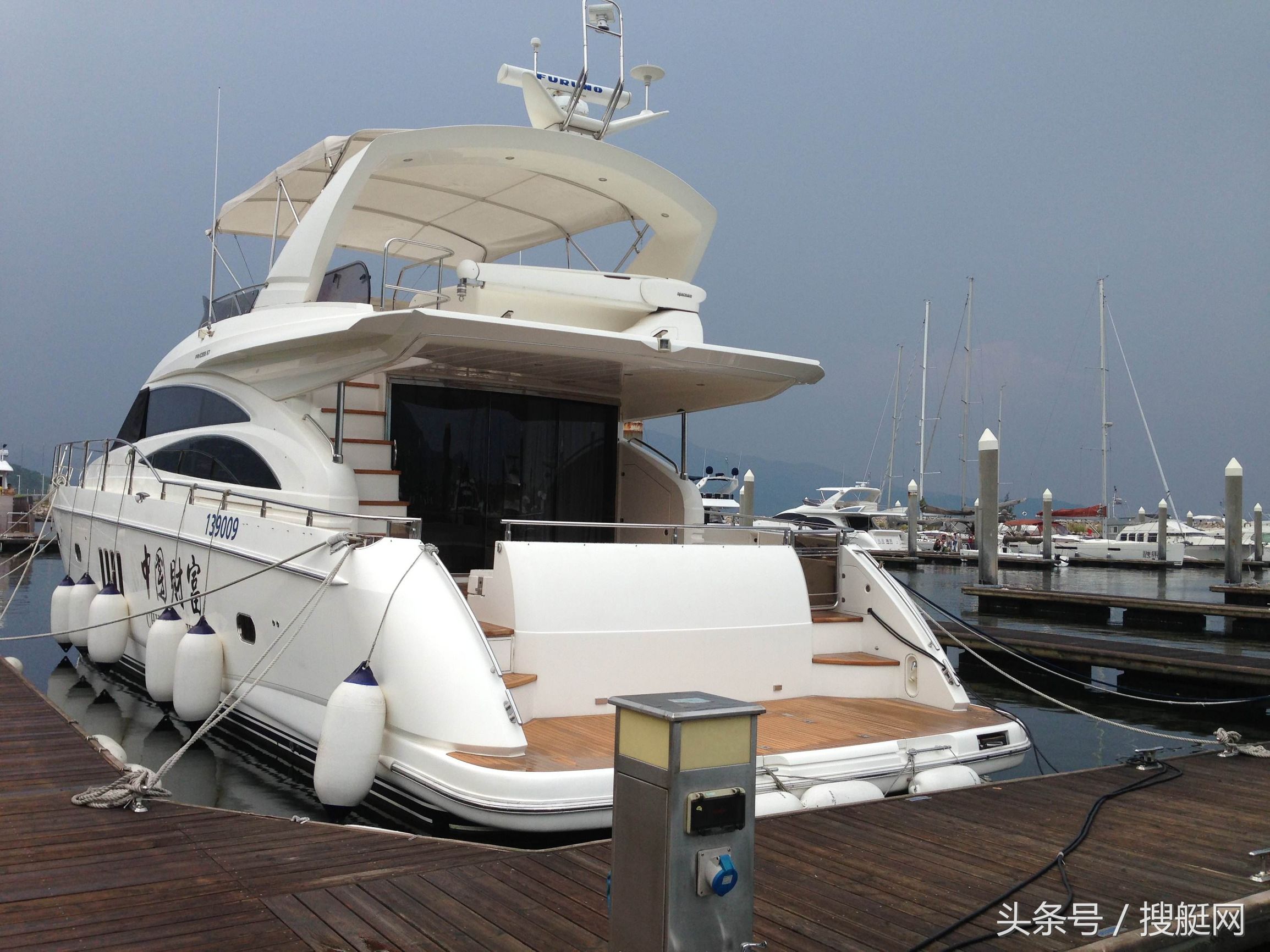 三亚游艇好玩，但是你知道如何辨识游艇的好坏吗？