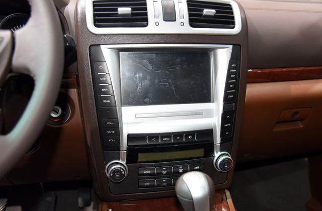 这款6万多起的suv加长又增配,这款suv性价比超高外形小巧精致