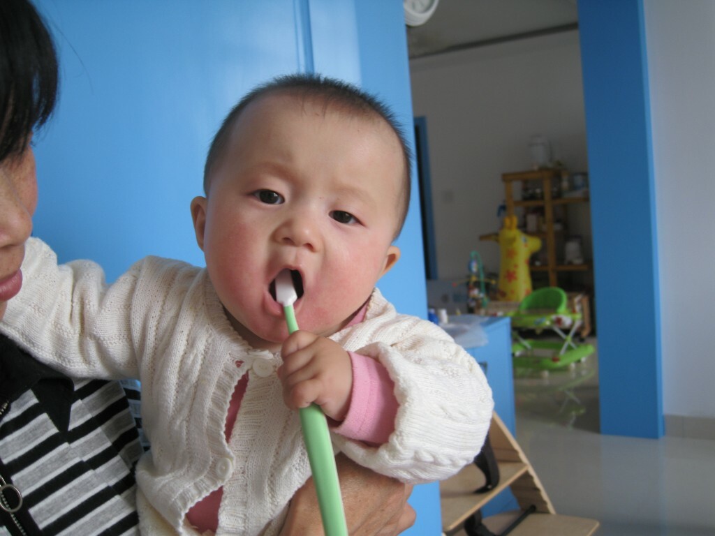 宝宝不配合去医院治疗牙齿？医生给了这三个实用的建议