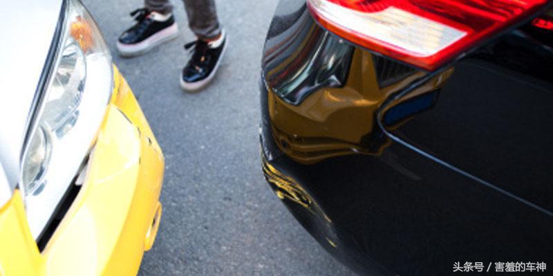 爱车被撞心疼瞬间,心疼爱车被撞