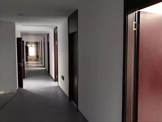 宝宝回到寝室,回老家宝宝说被吓到了