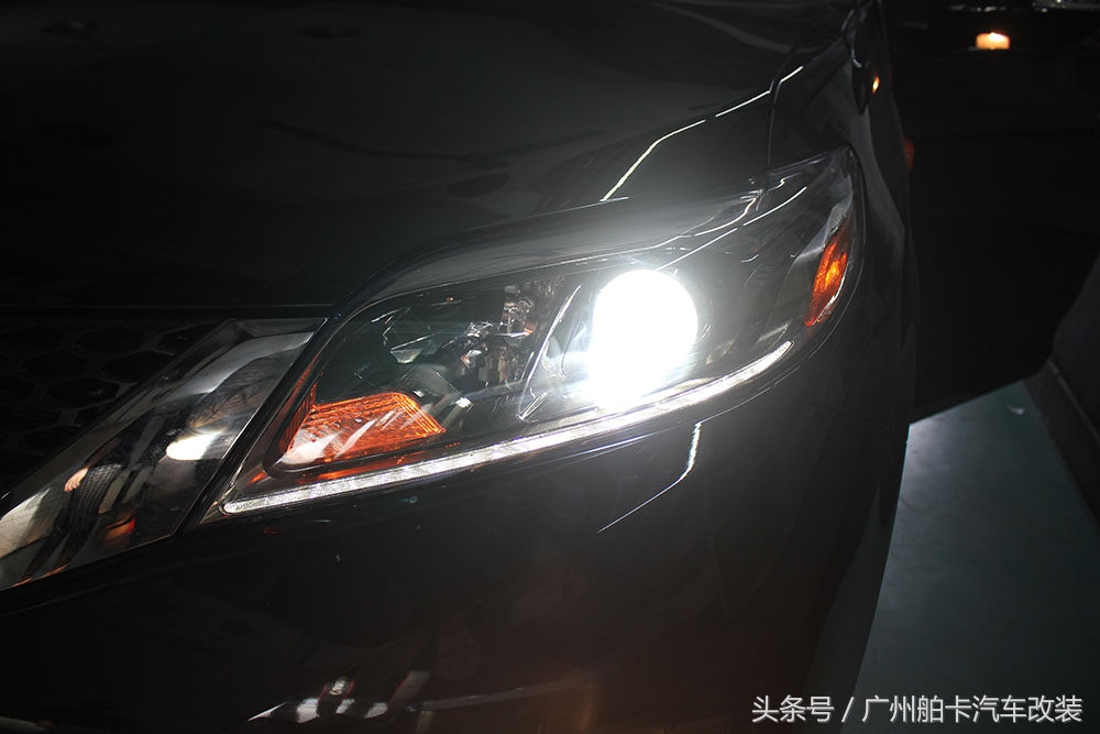 丰田旧塞纳sienna改装,丰田塞纳改雷克萨斯大灯