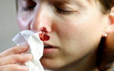 长期头痛是鼻癌晚期吗,鼻咽癌头痛和鼻窦炎头痛的区别